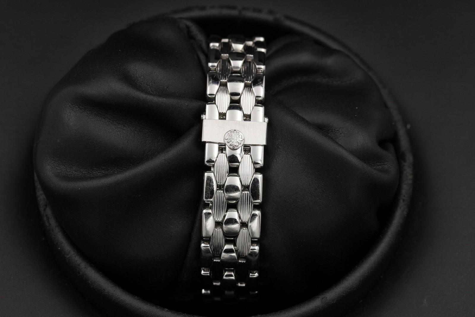 Watch Image 7