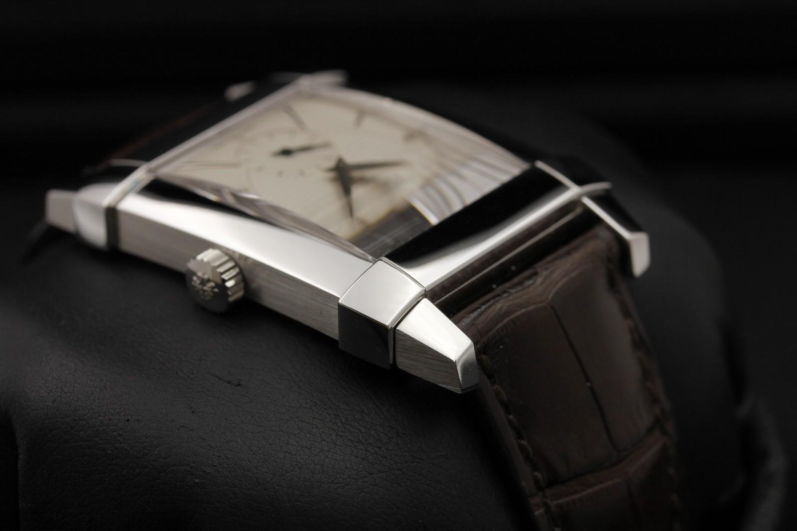 Watch Image 4