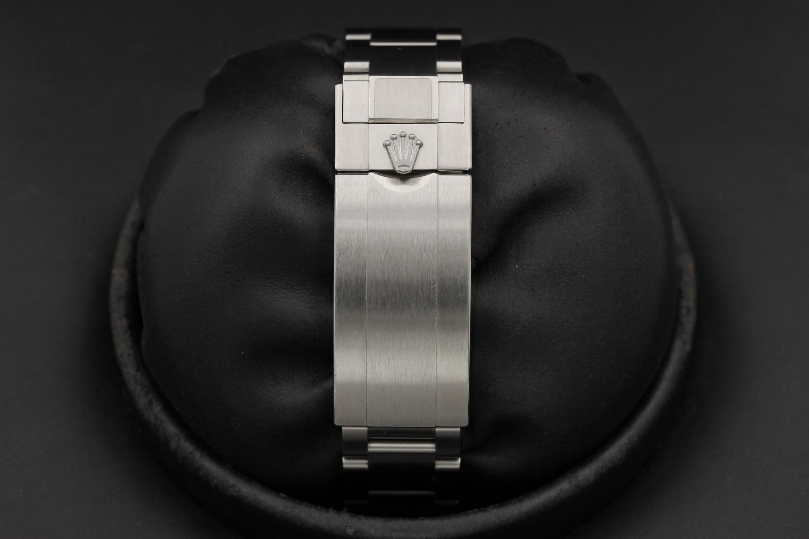 Watch Image 7