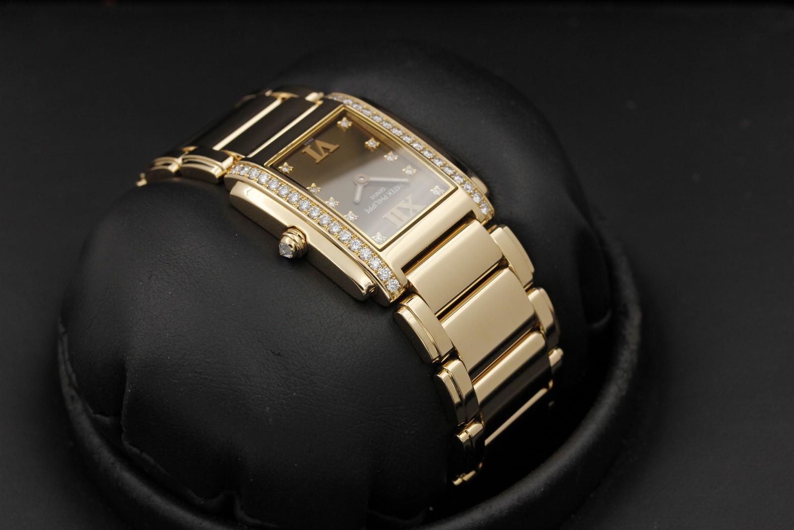 Watch Image 4