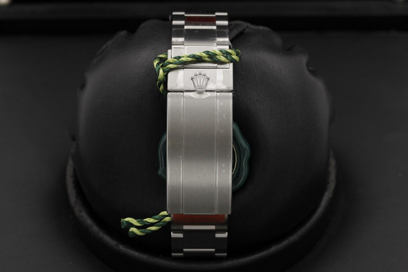 Watch Image 7