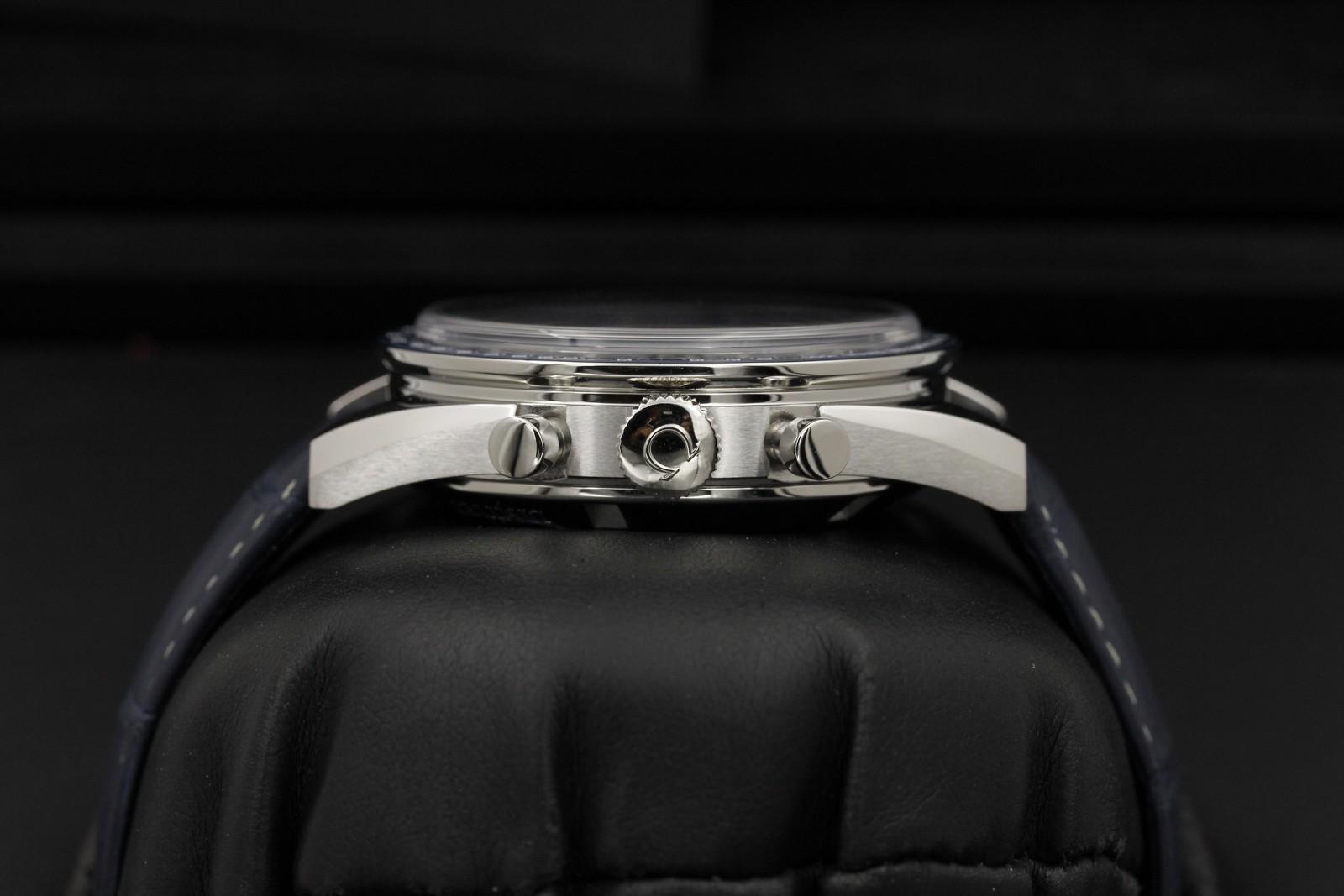 Watch Image 3