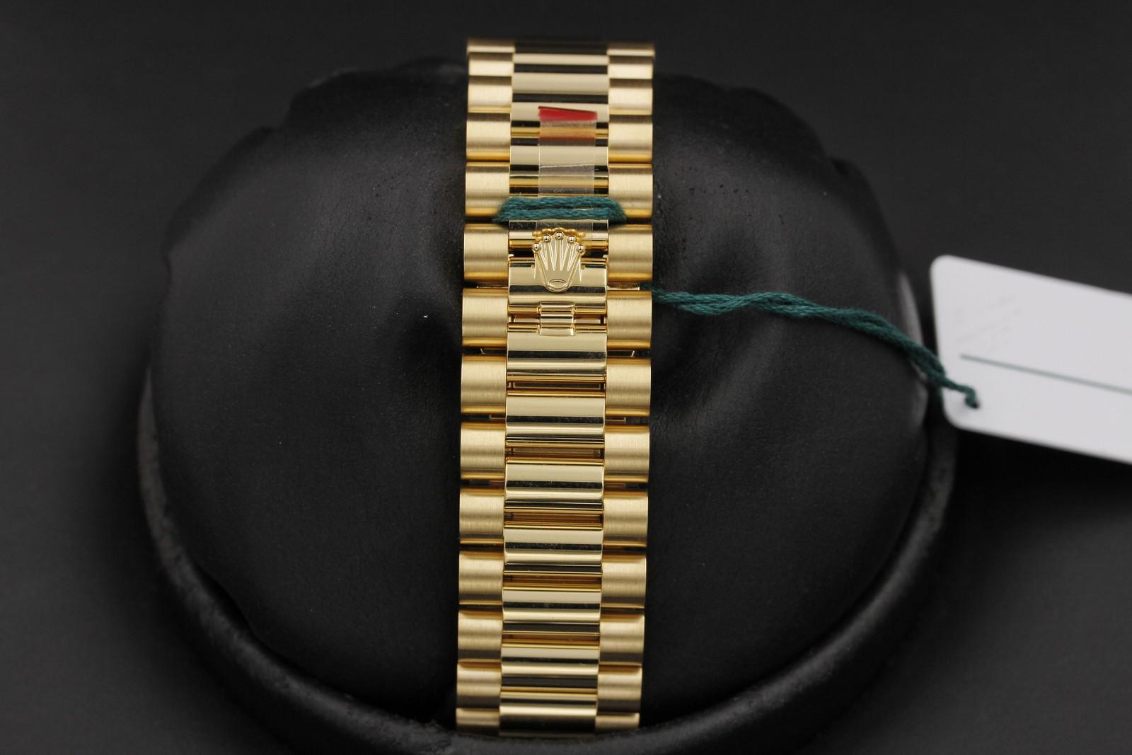Watch Image 7