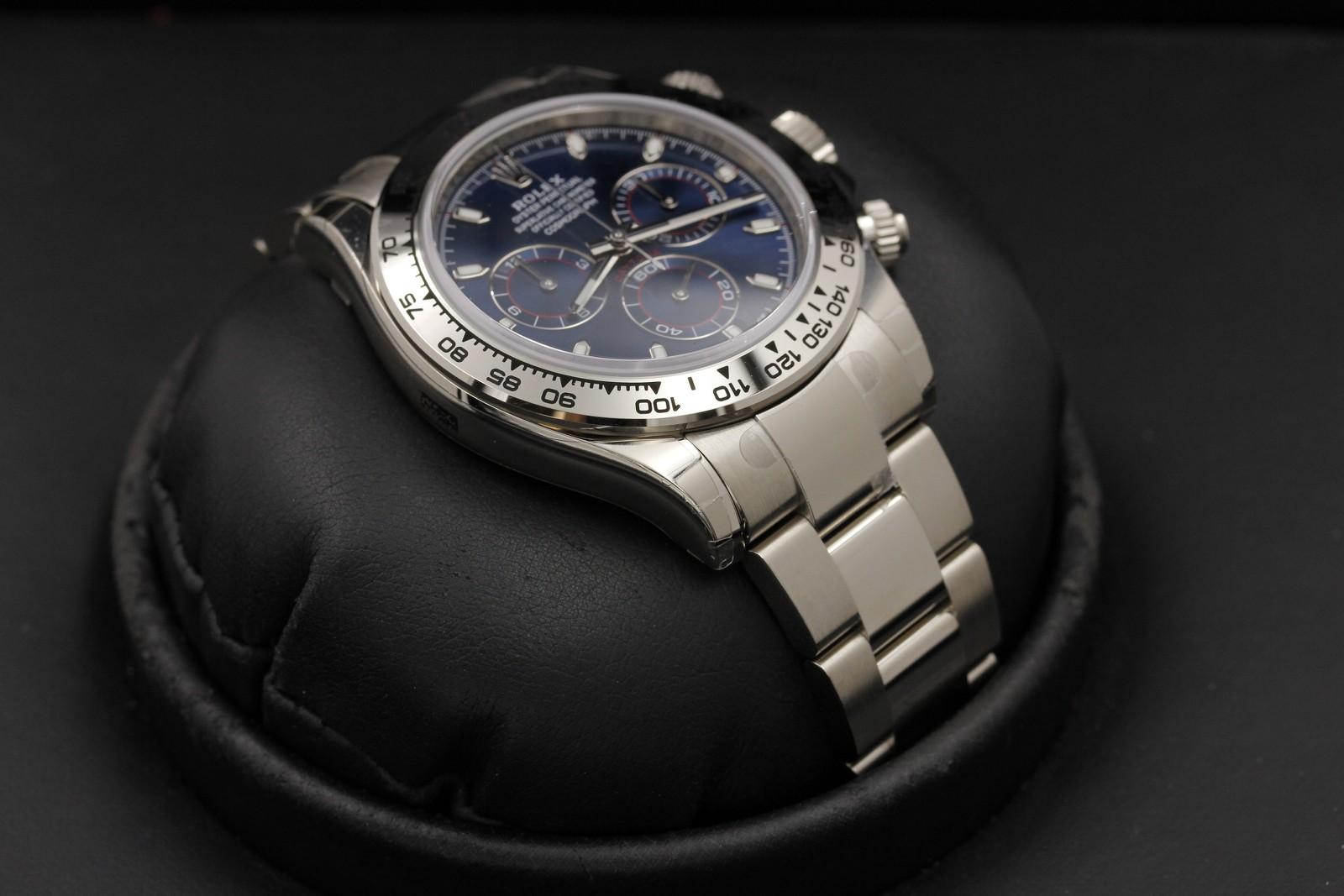 Watch Image 6