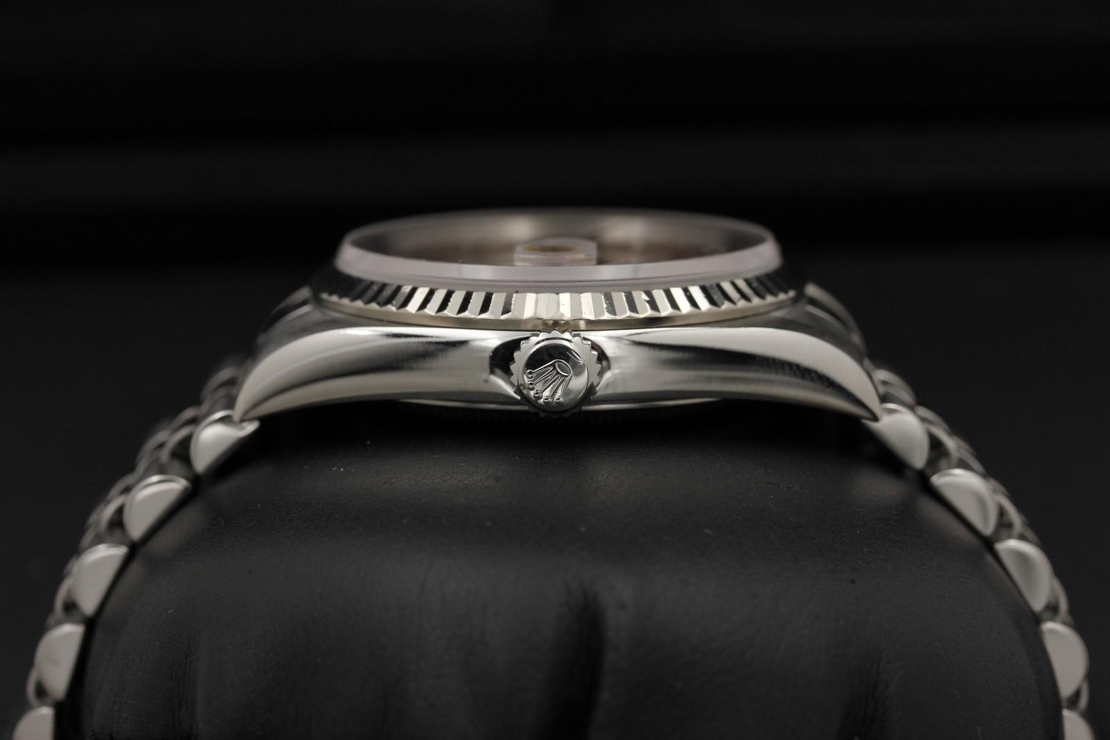 Watch Image 3