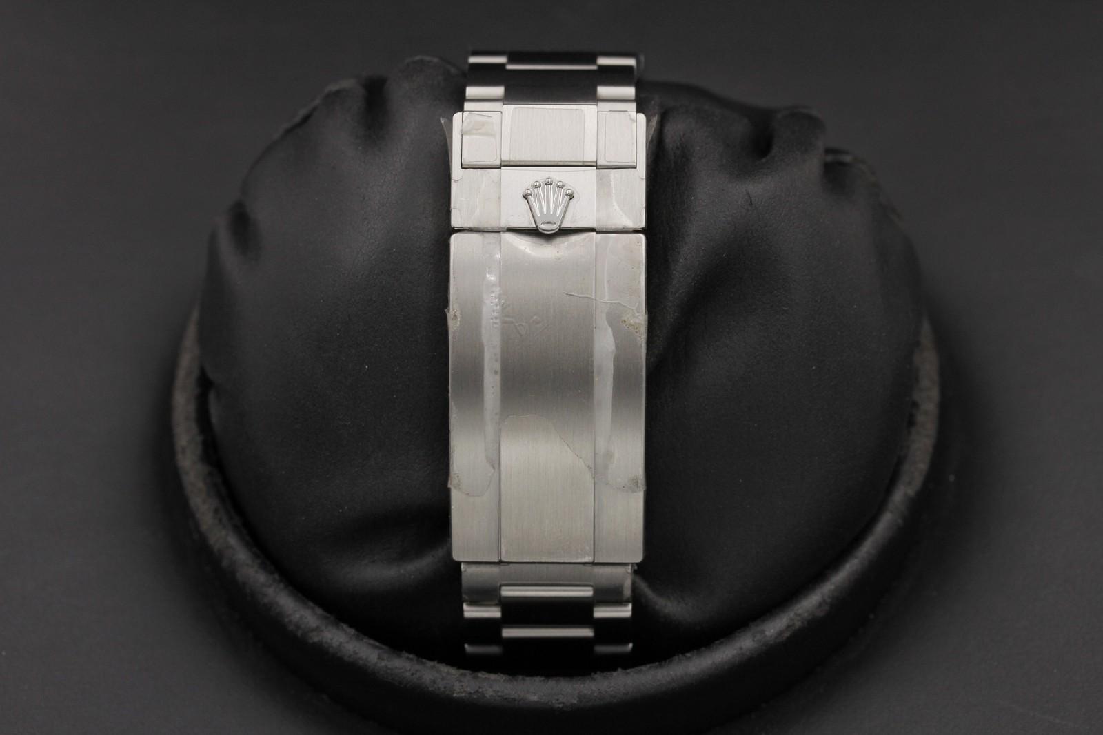 Watch Image 7