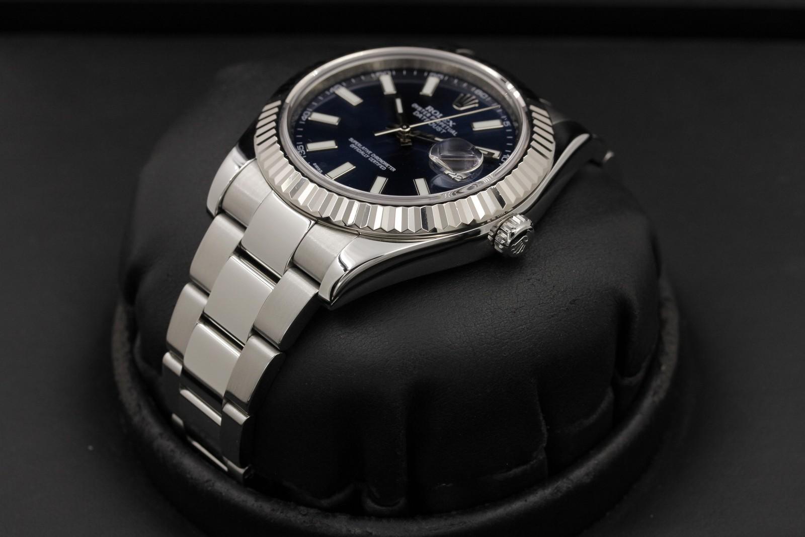 Watch Image 2