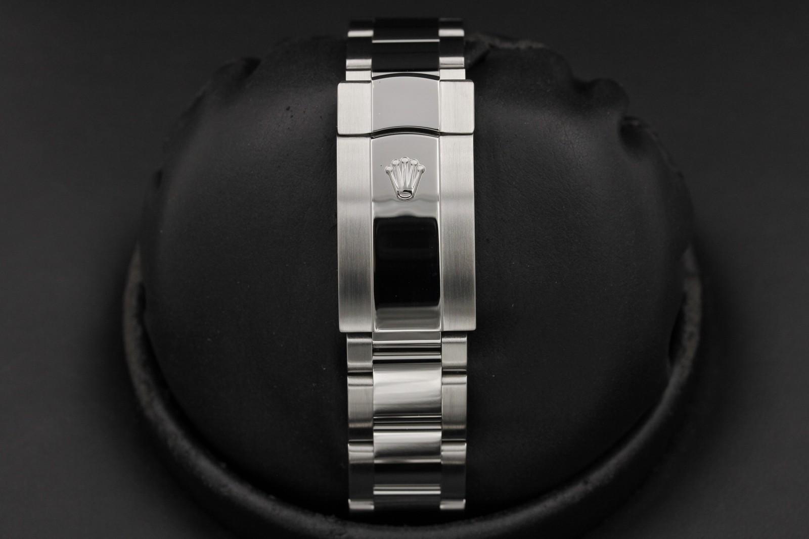 Watch Image 7