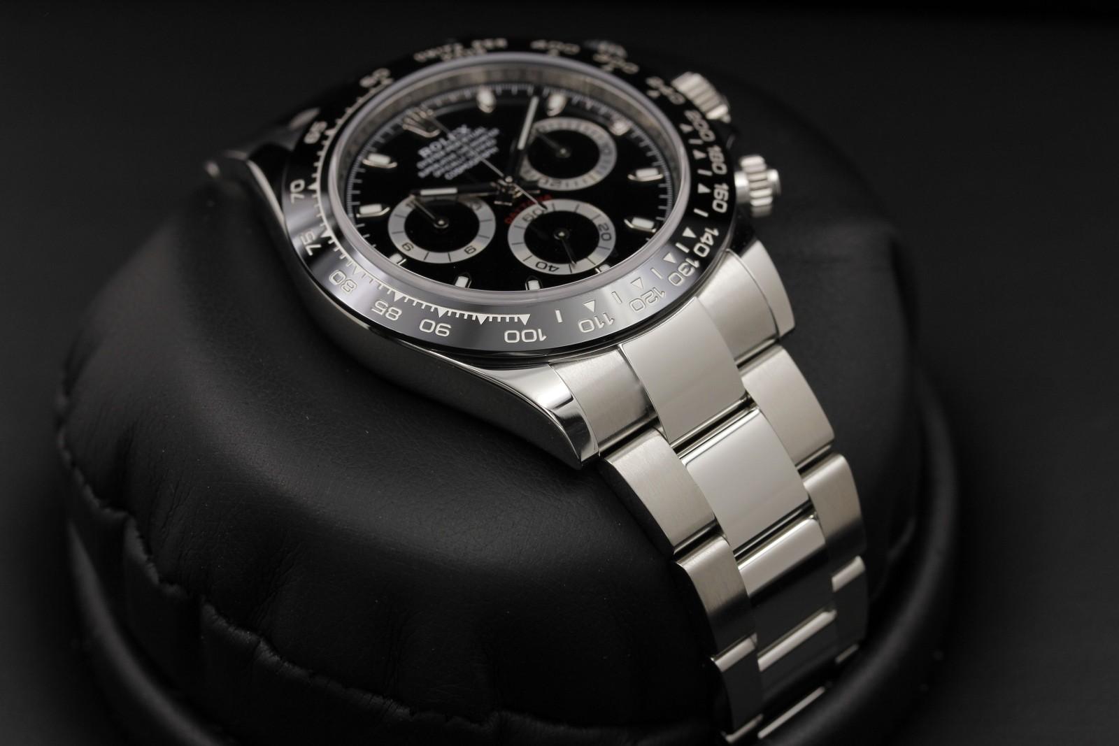 Watch Image 6