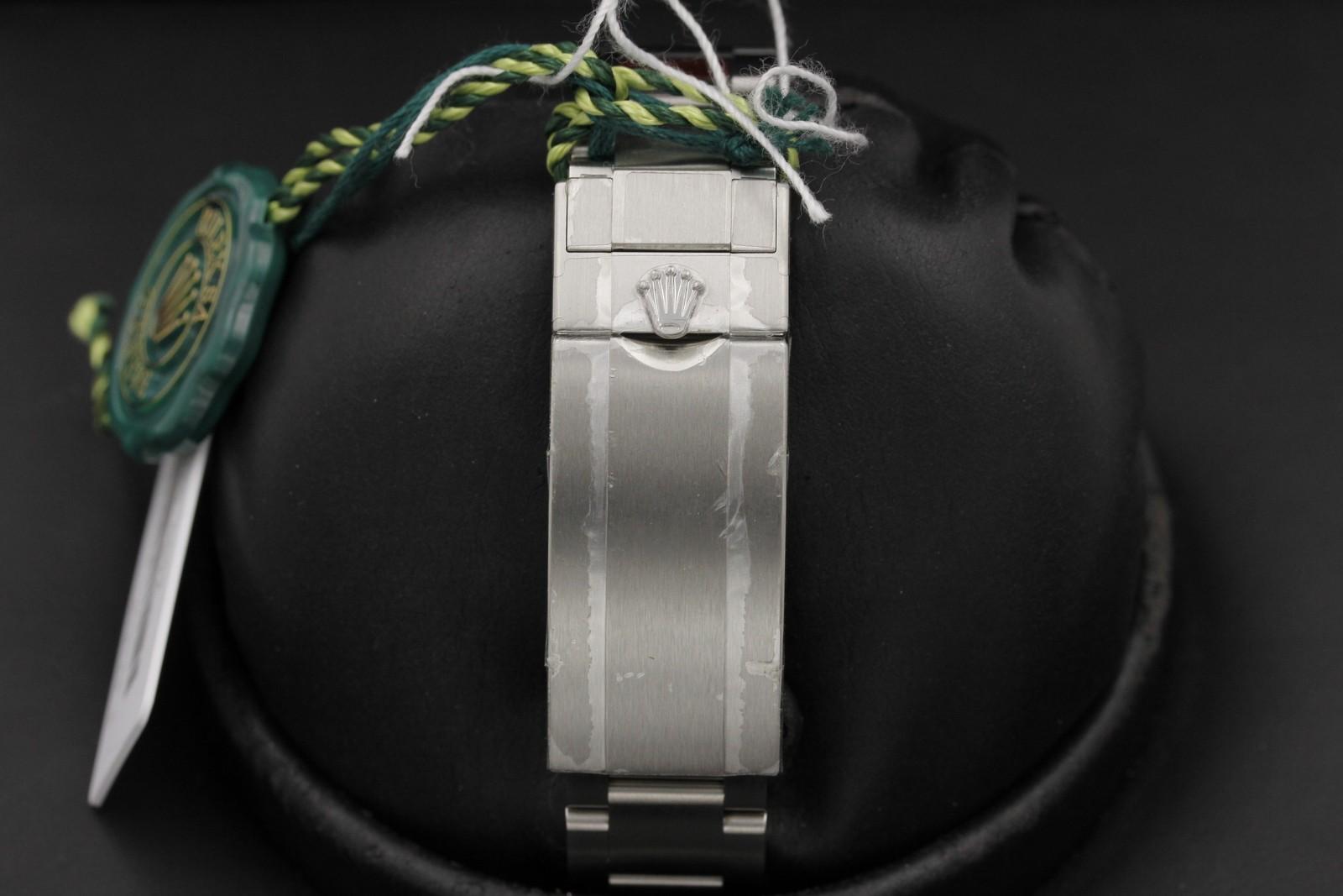 Watch Image 7
