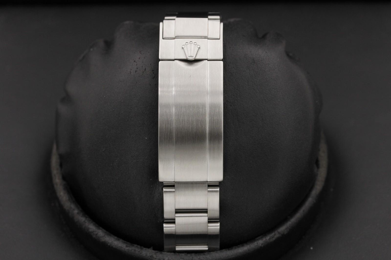 Watch Image 7