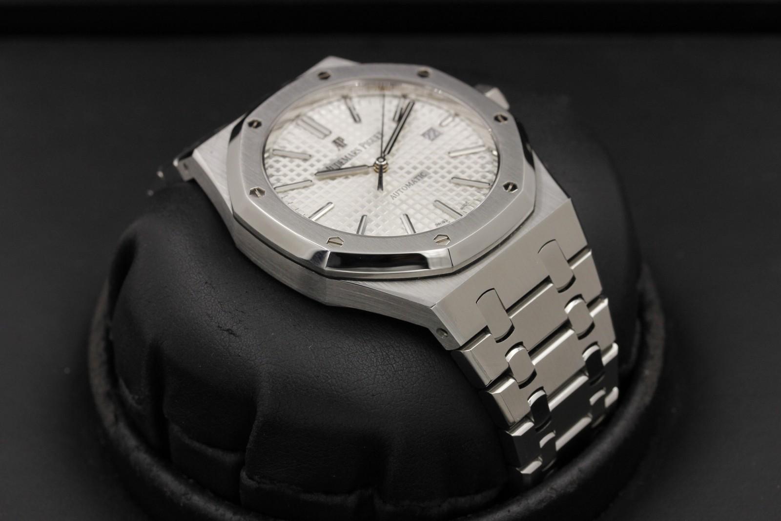 Watch Image 6