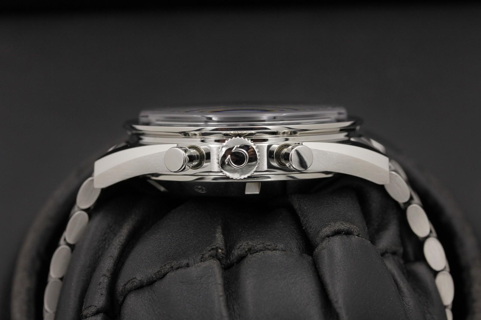 Watch Image 3