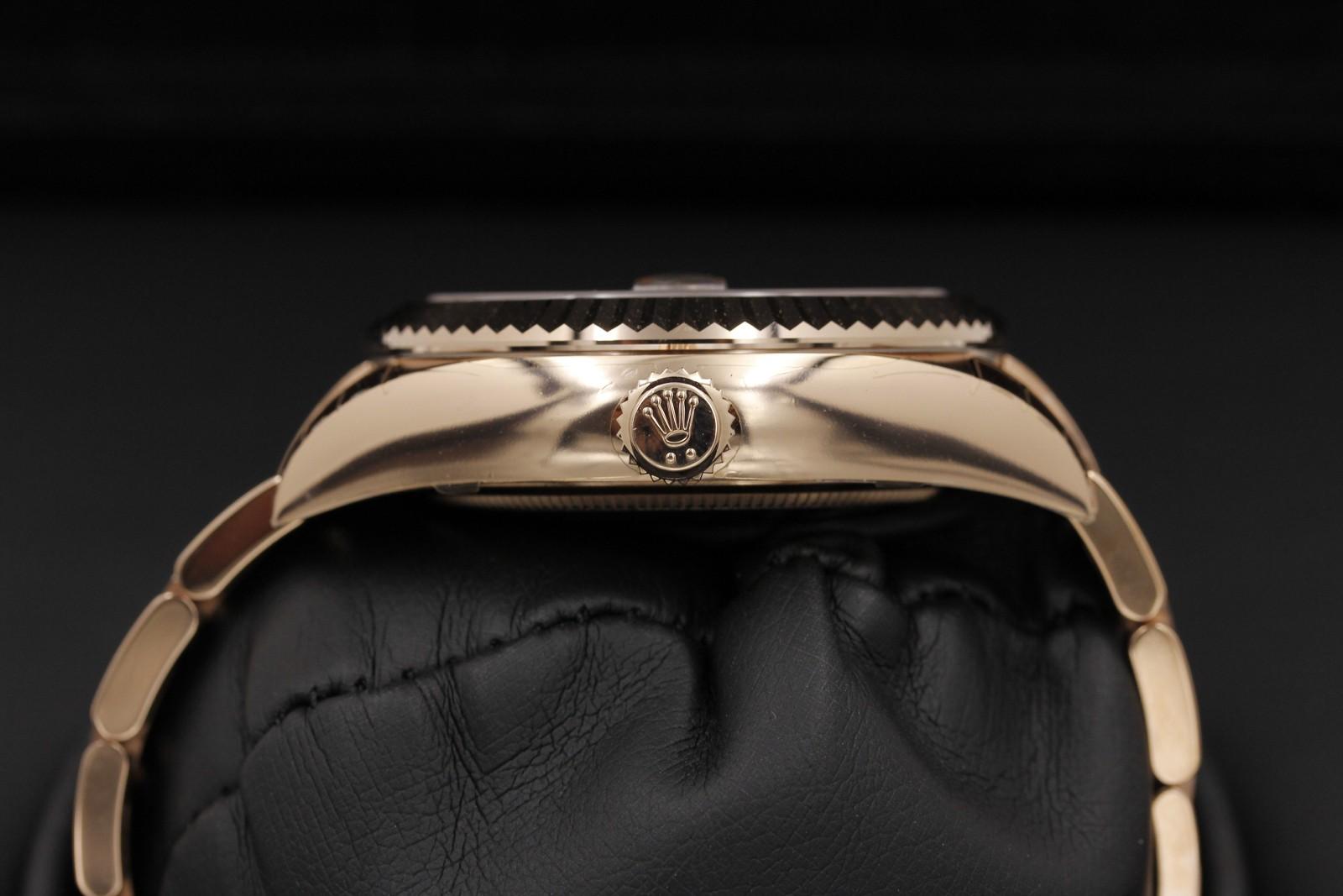 Watch Image 3
