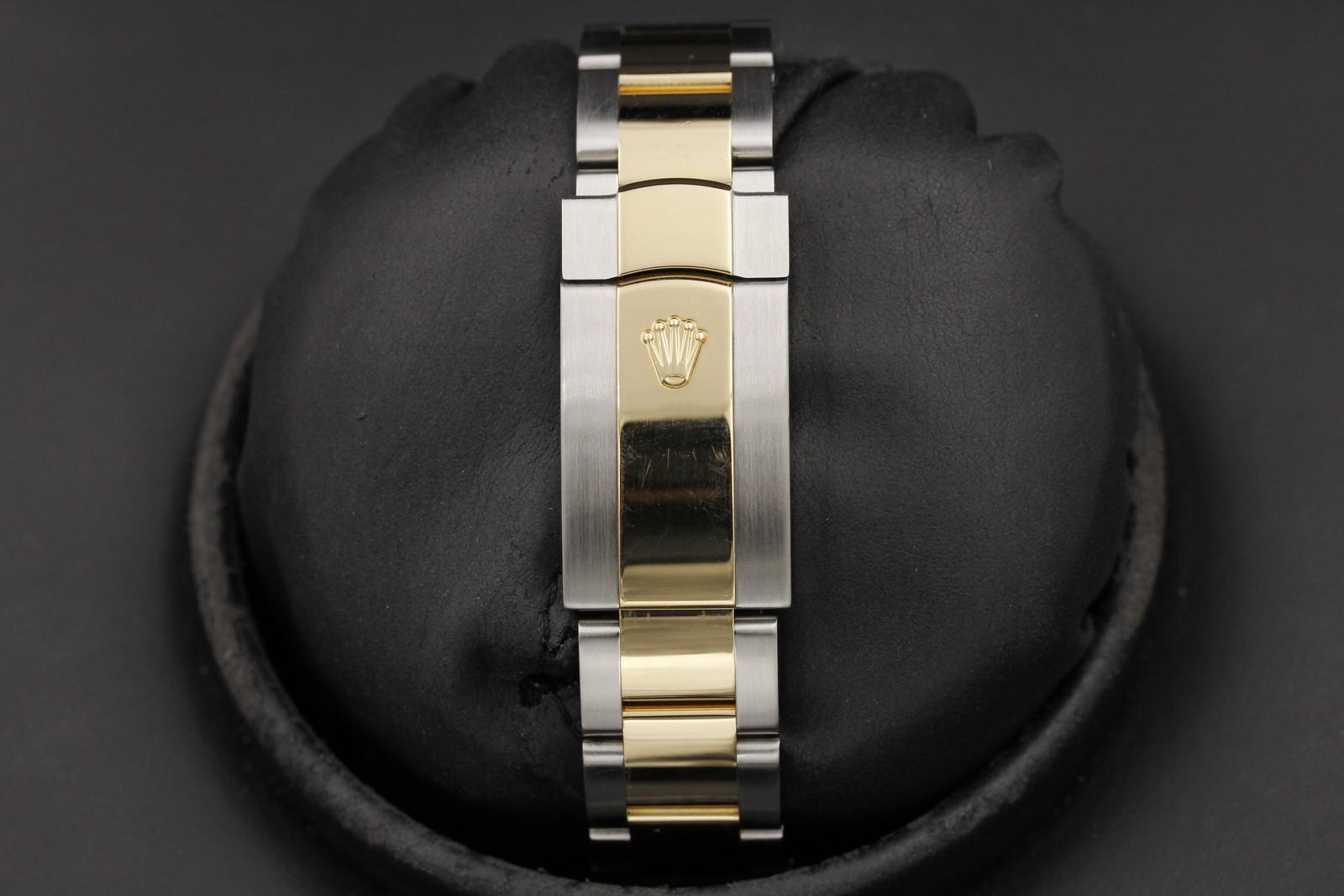 Watch Image 7
