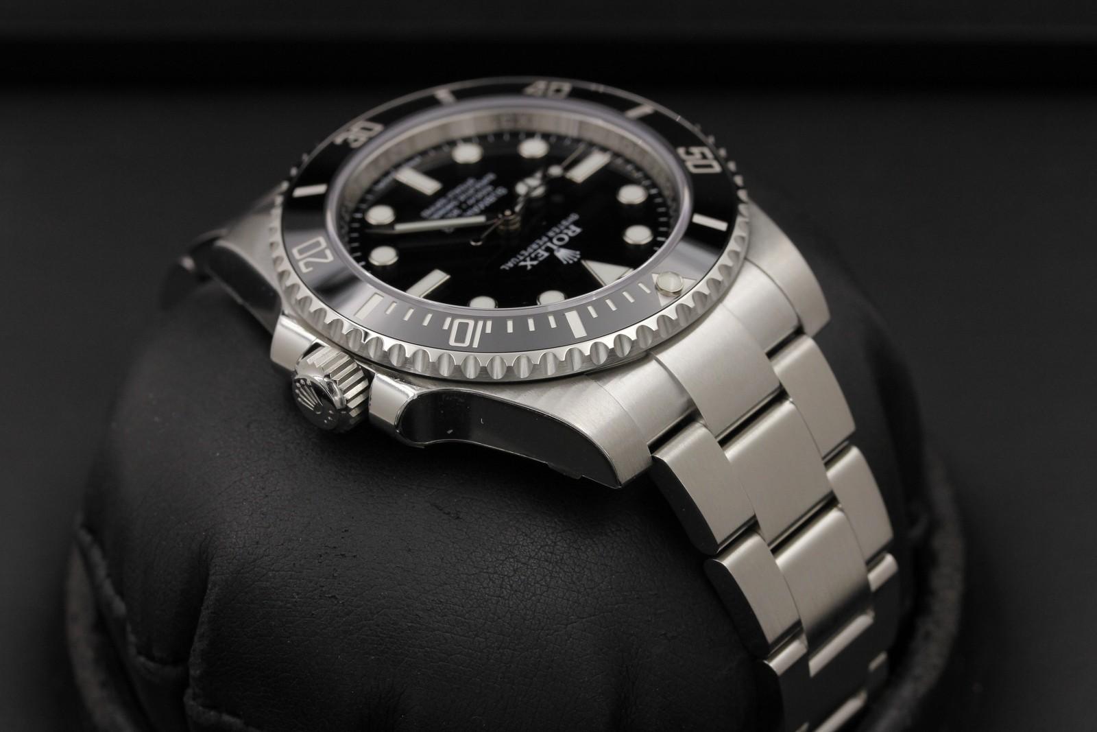 Watch Image 4