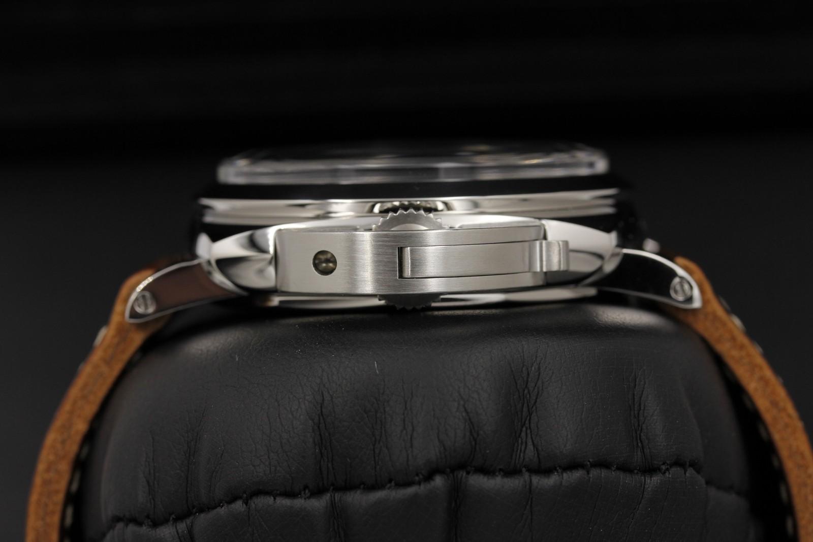 Watch Image 3