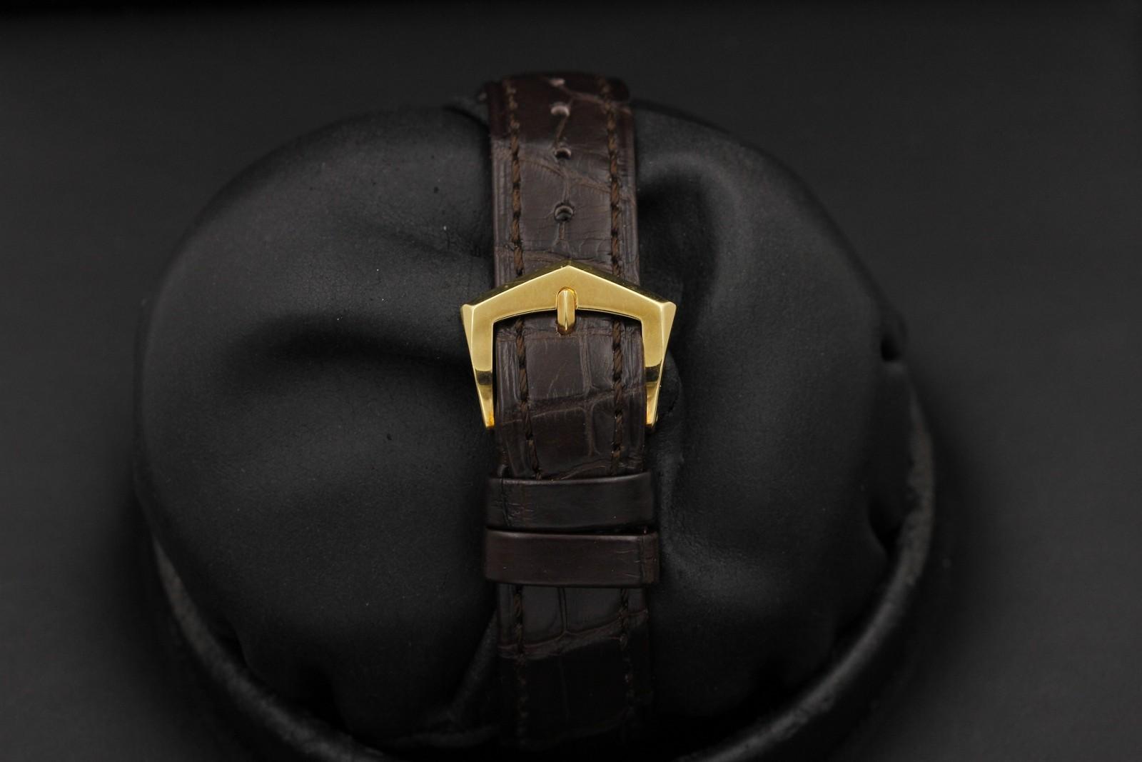 Watch Image 9