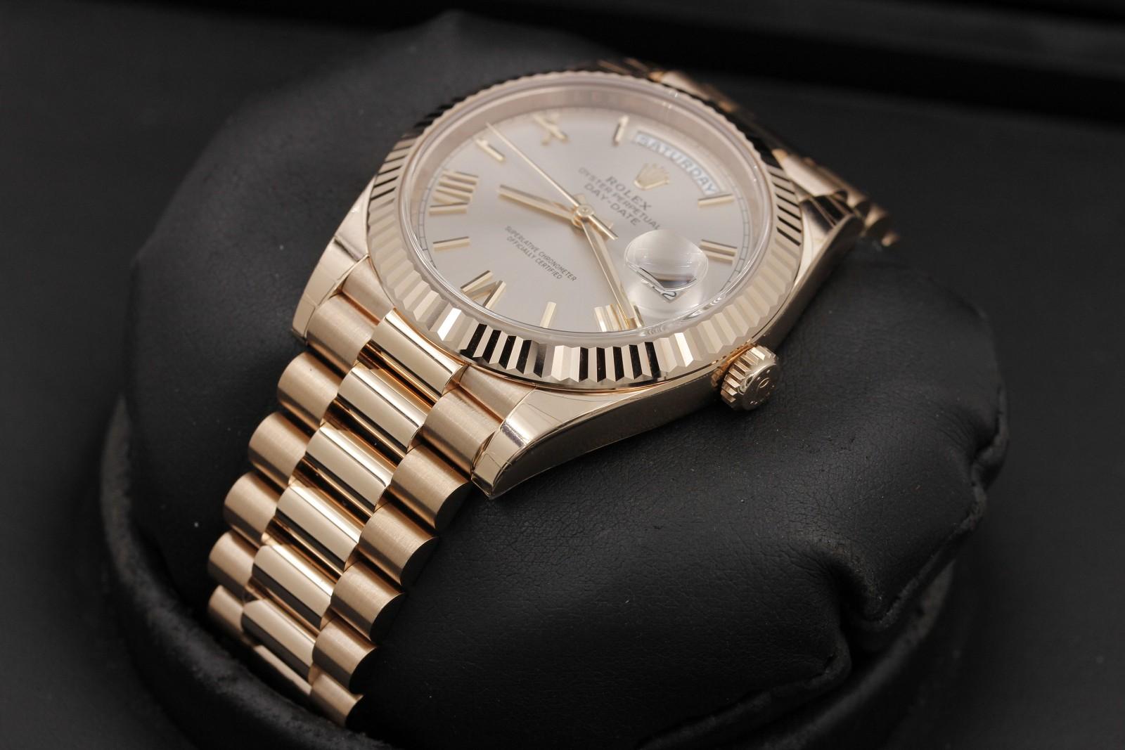 Watch Image 2