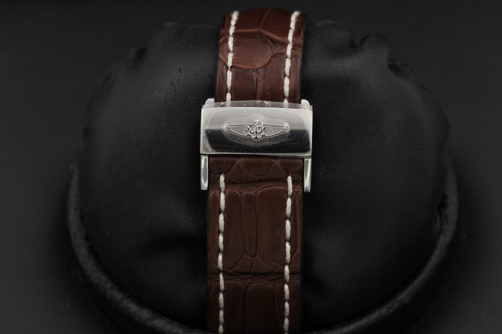 Watch Image 7