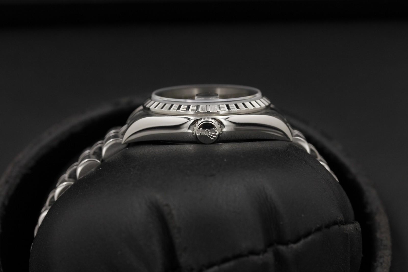 Watch Image 3