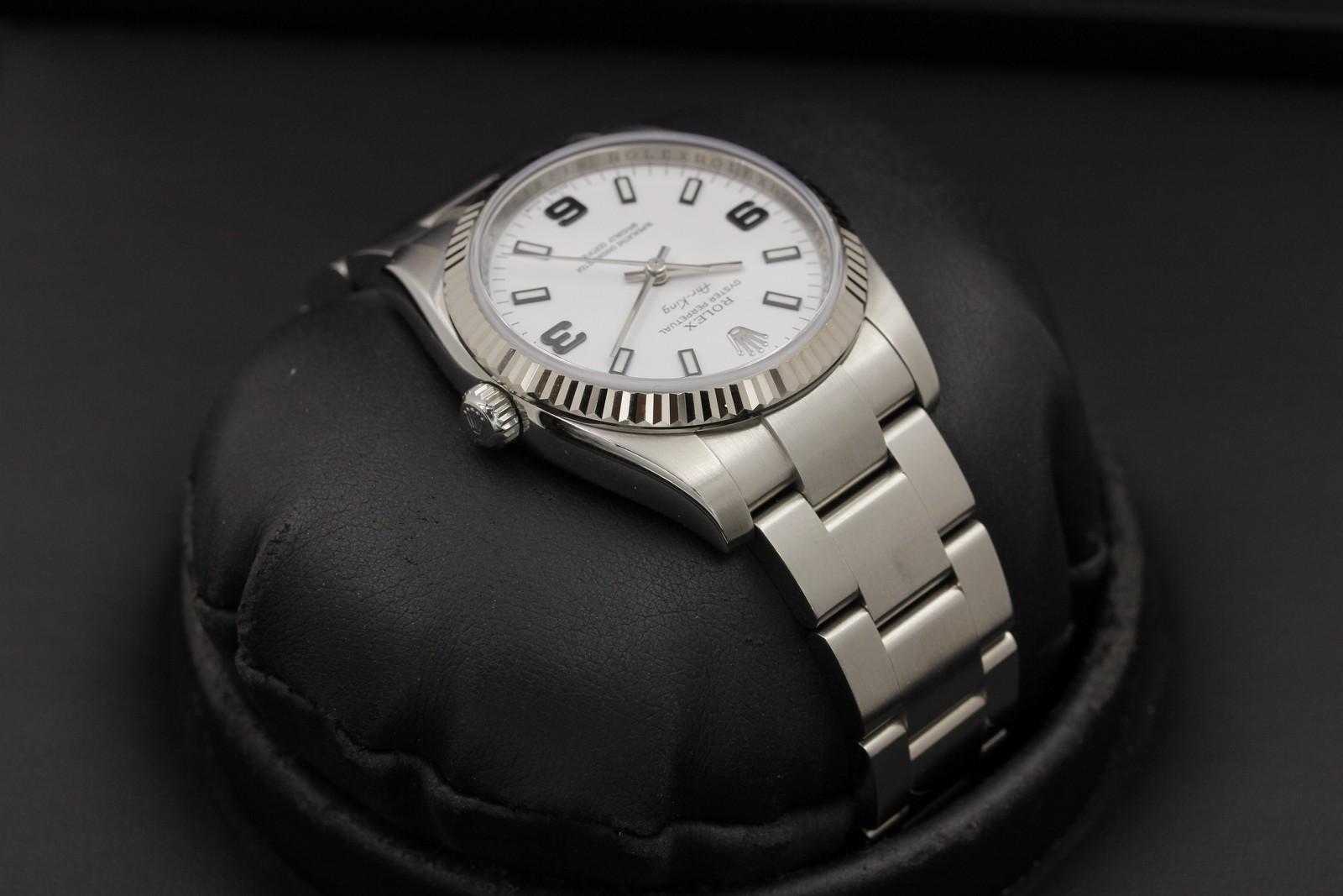 Watch Image 4