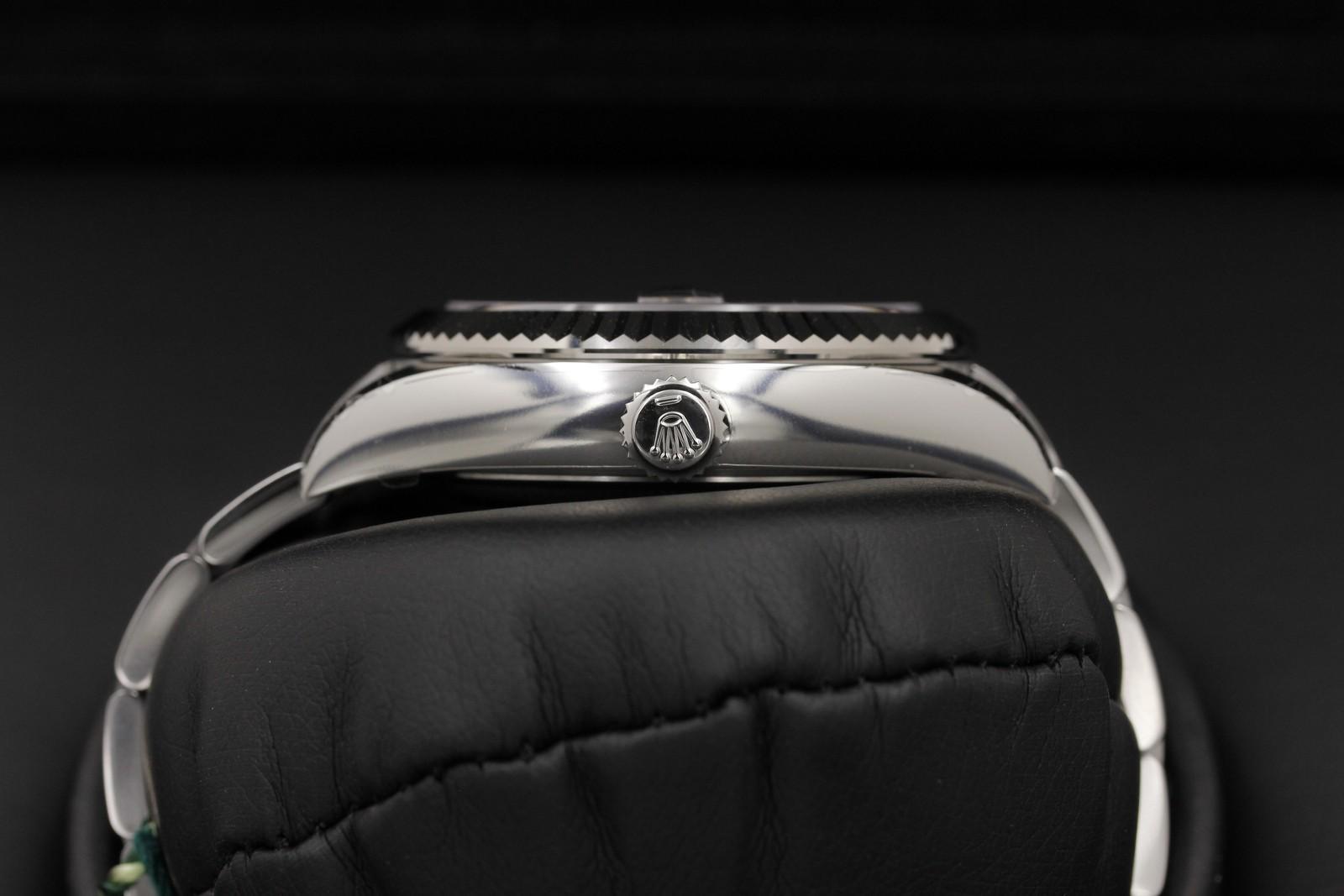 Watch Image 3