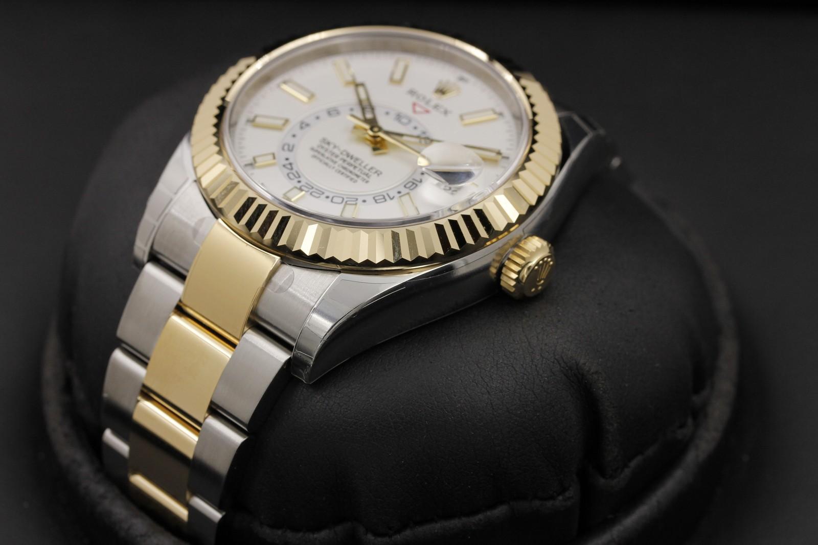 Watch Image 2