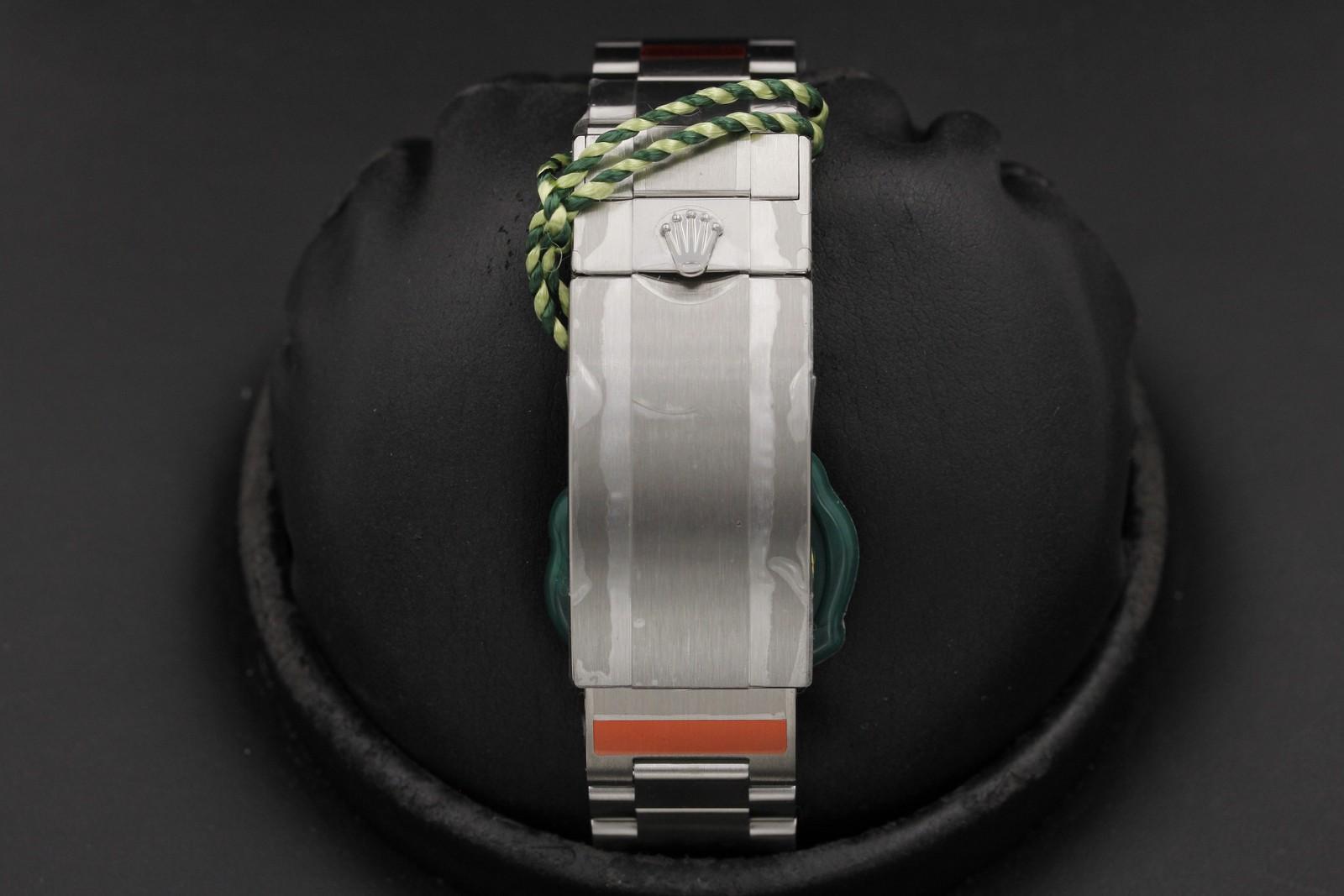 Watch Image 7