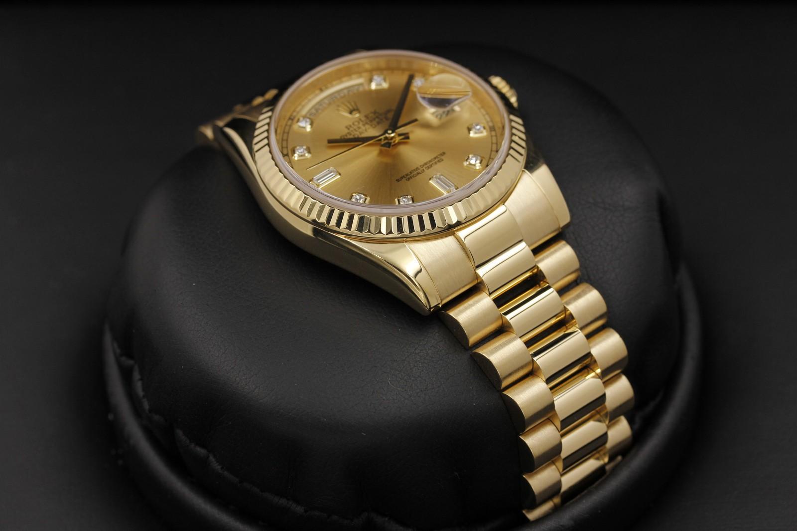 Watch Image 6