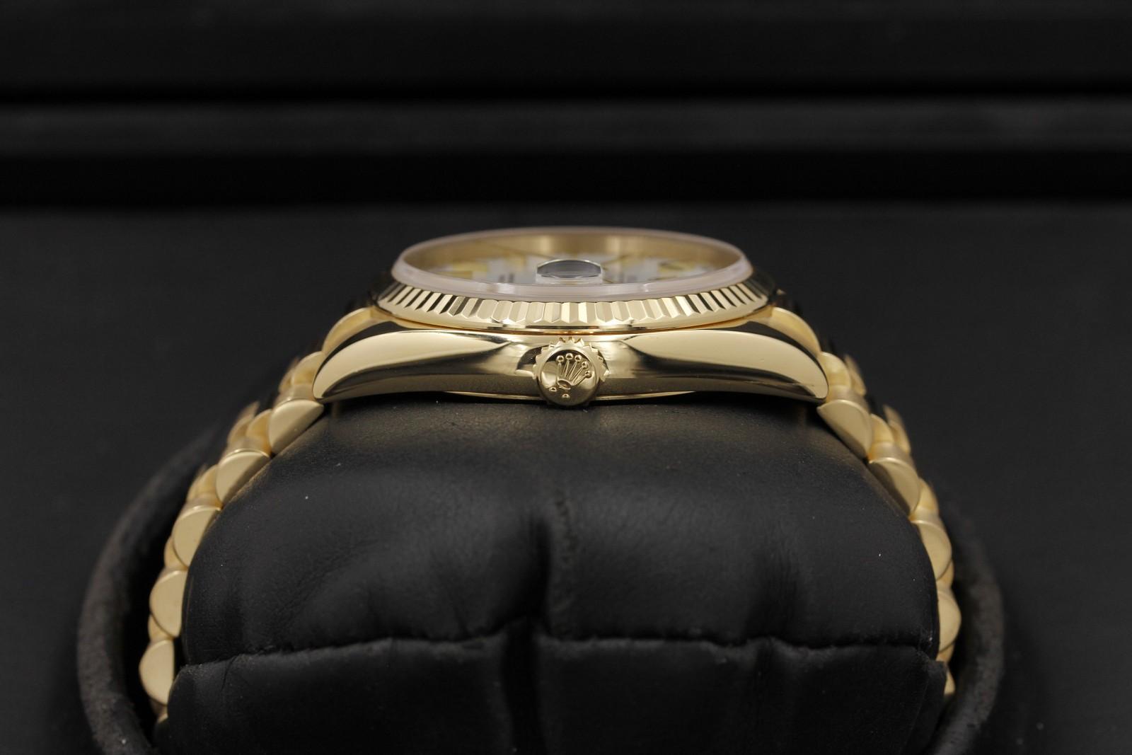Watch Image 3
