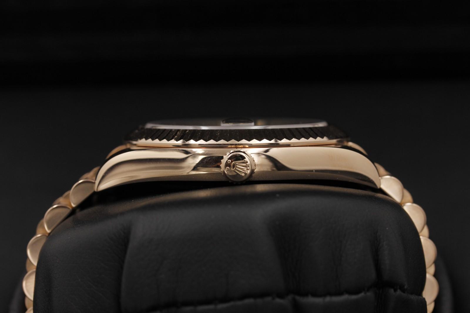 Watch Image 3