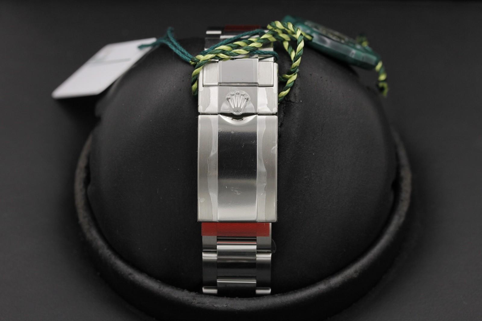Watch Image 7