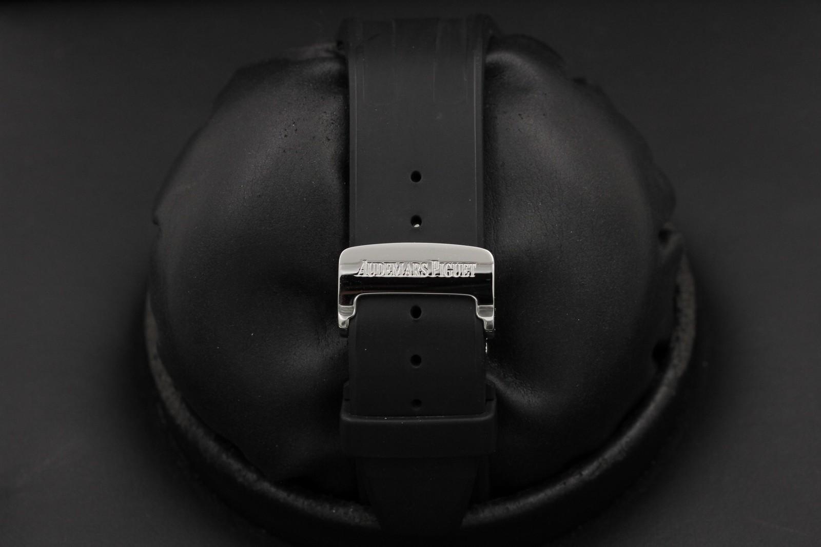 Watch Image 7