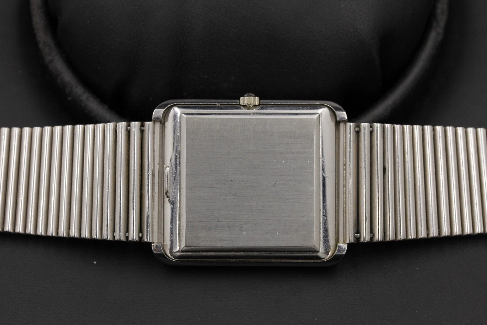 Watch Image 9