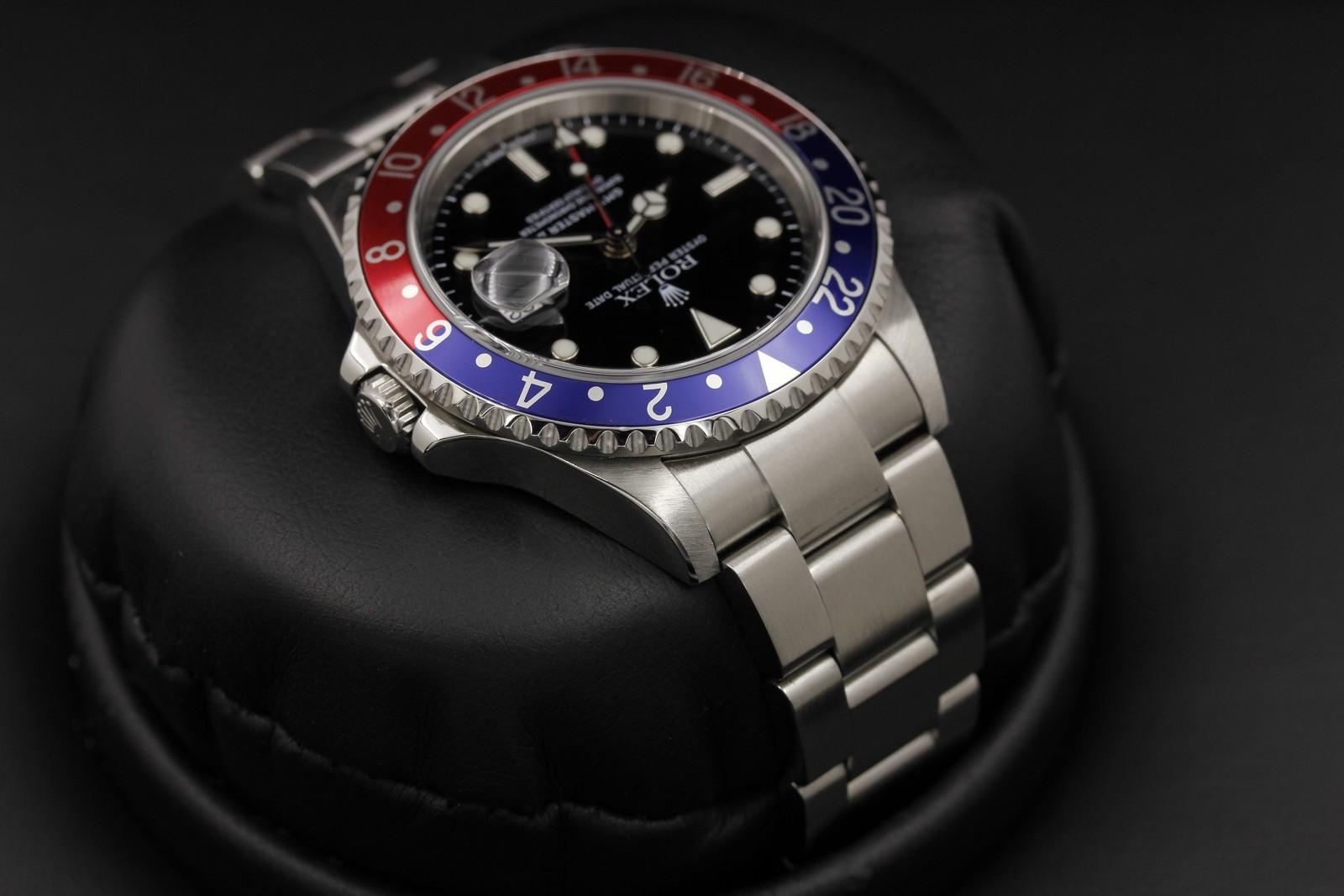 Watch Image 4