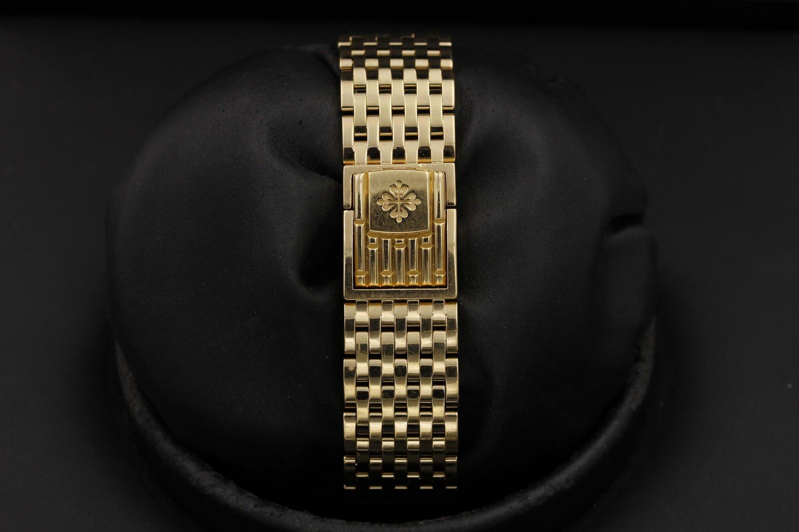 Watch Image 7