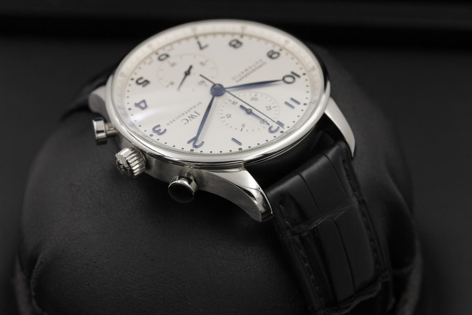 Watch Image 4