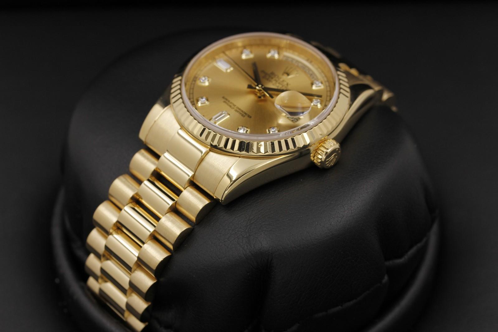 Watch Image 2