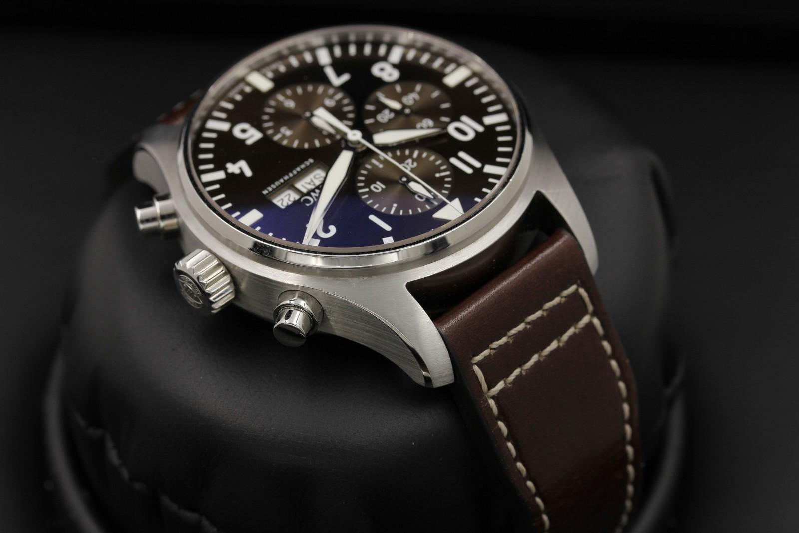 Watch Image 4