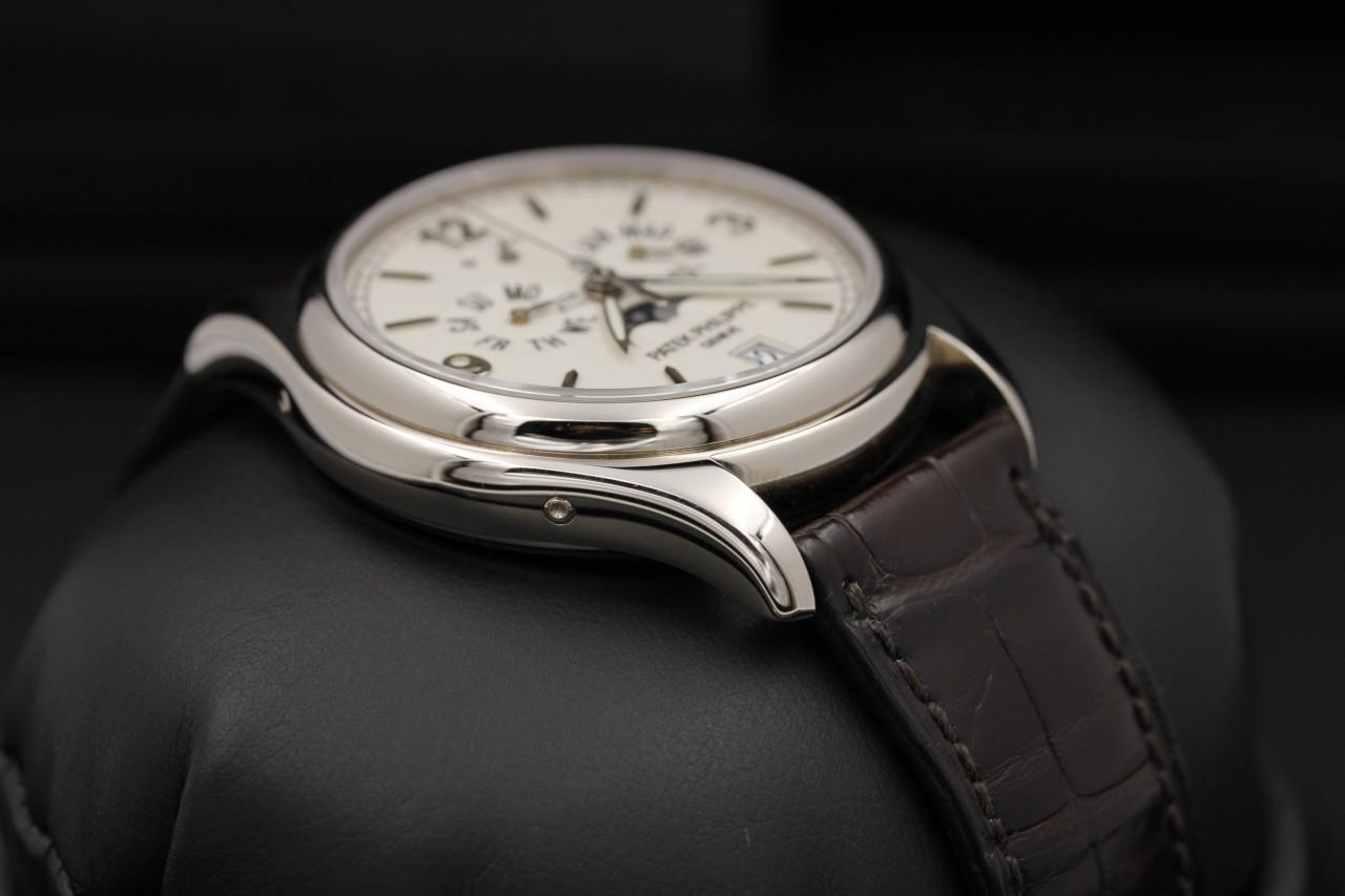 Watch Image 6