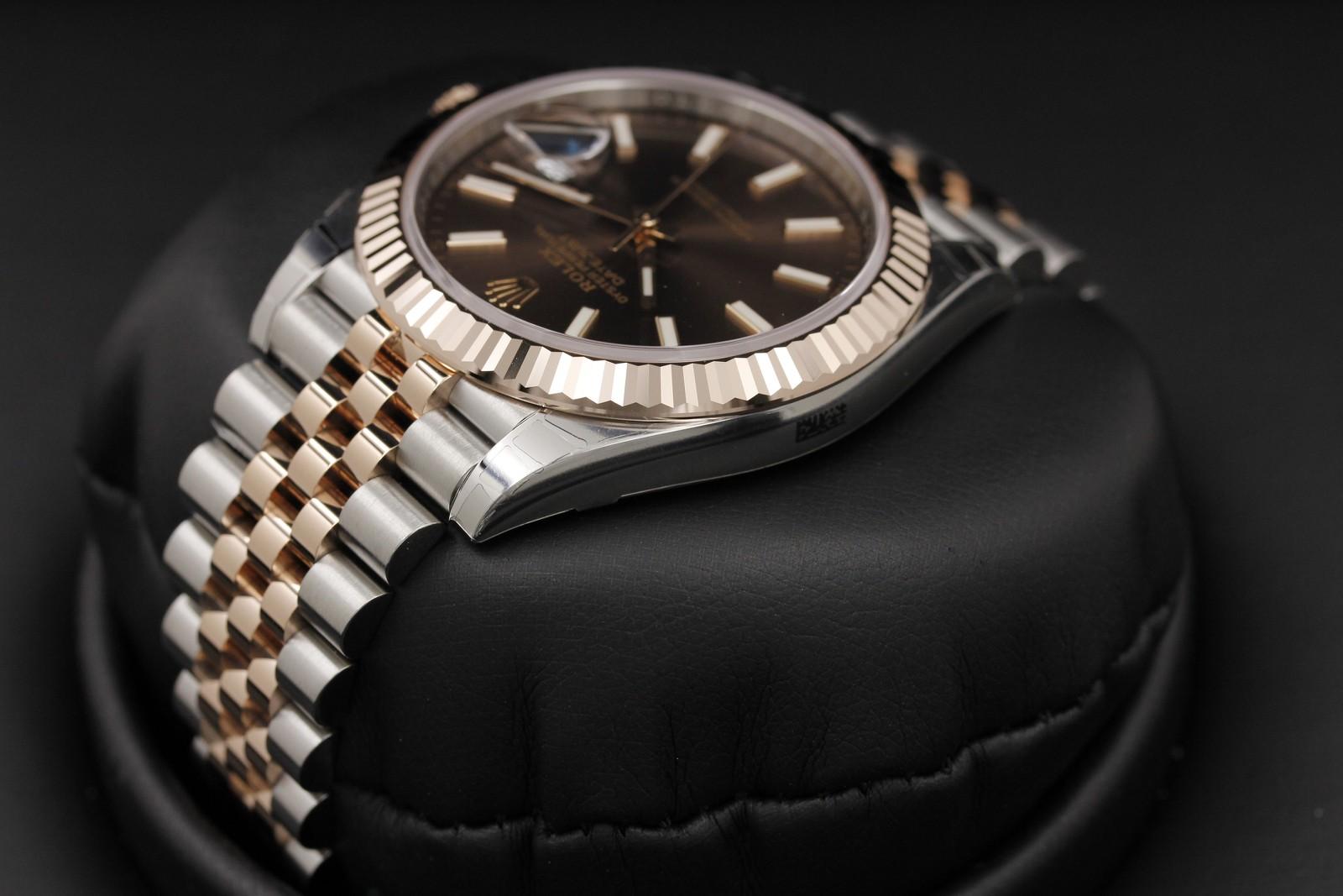 Watch Image 5