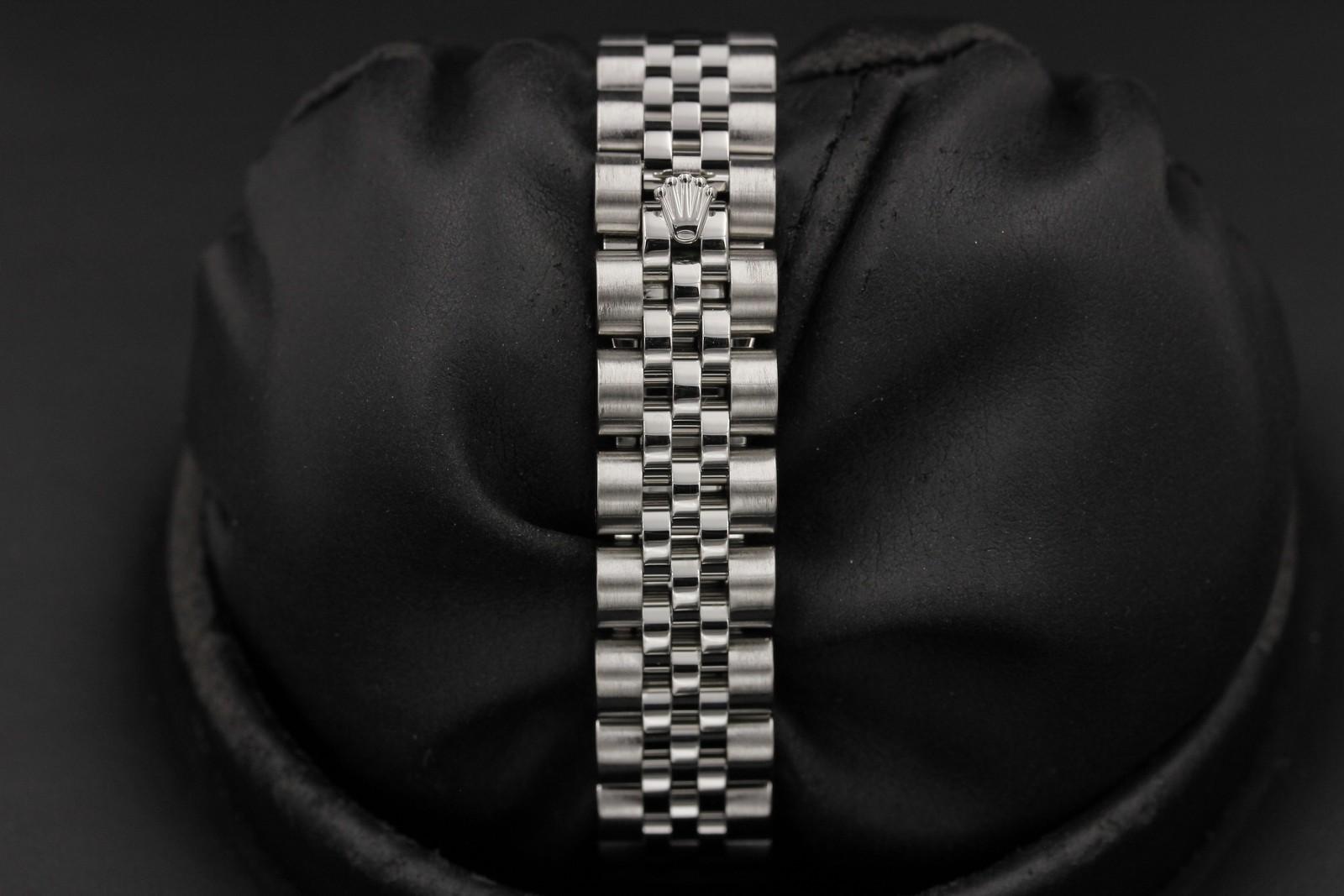 Watch Image 7