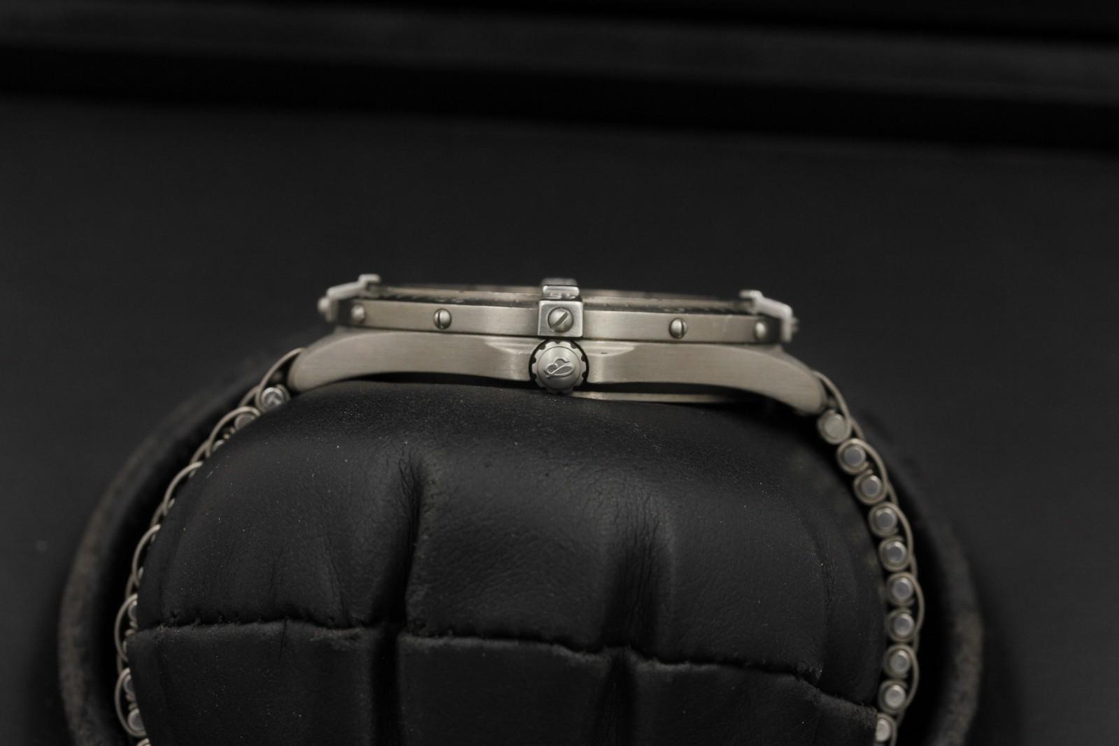 Watch Image 3