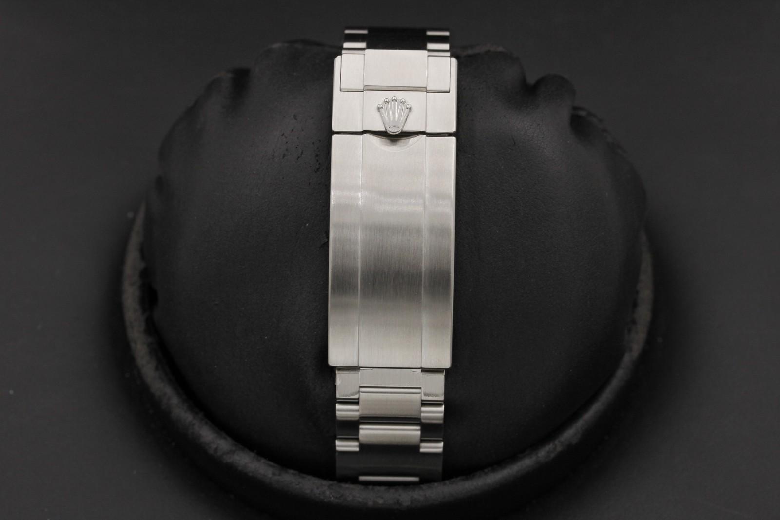 Watch Image 8