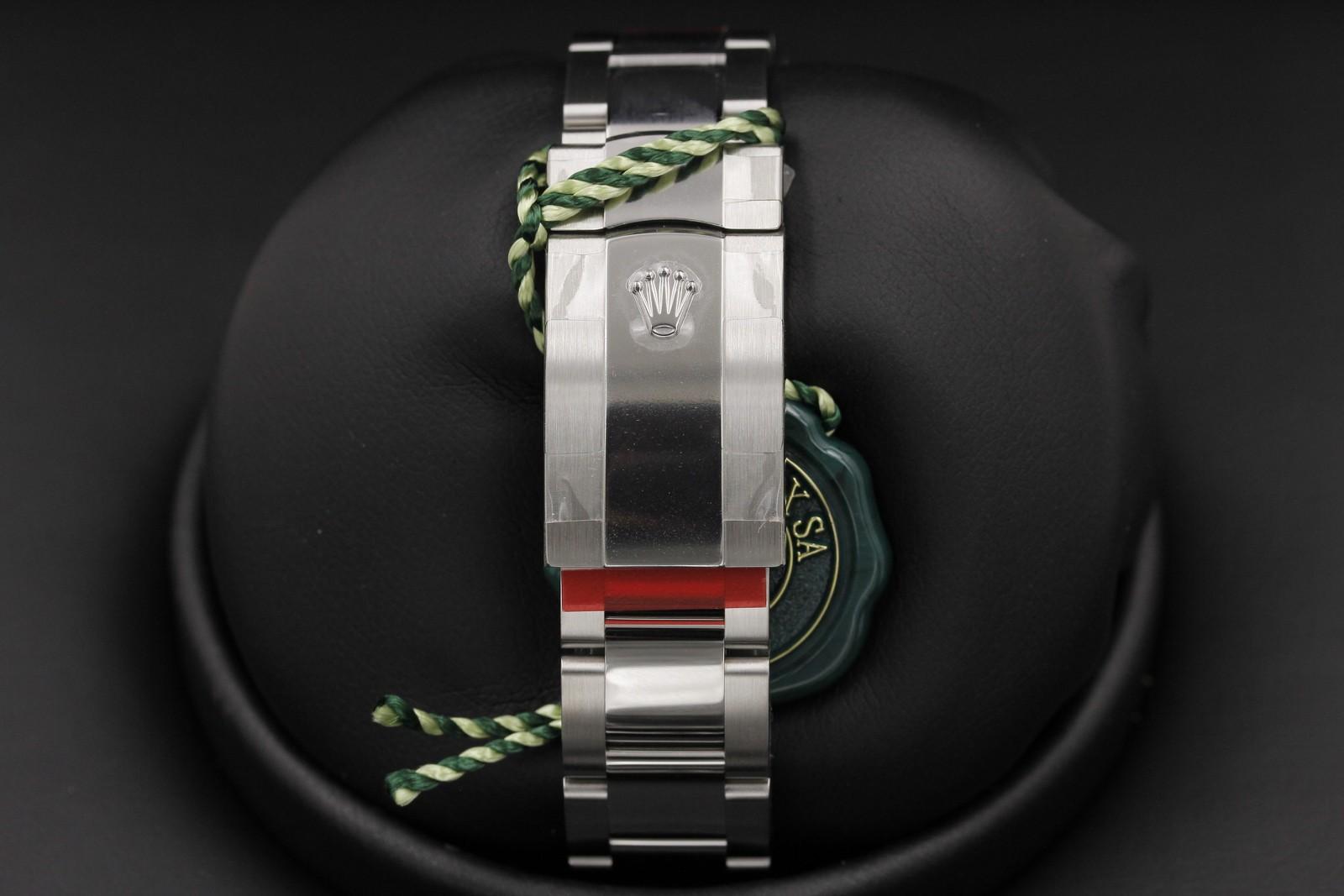 Watch Image 7