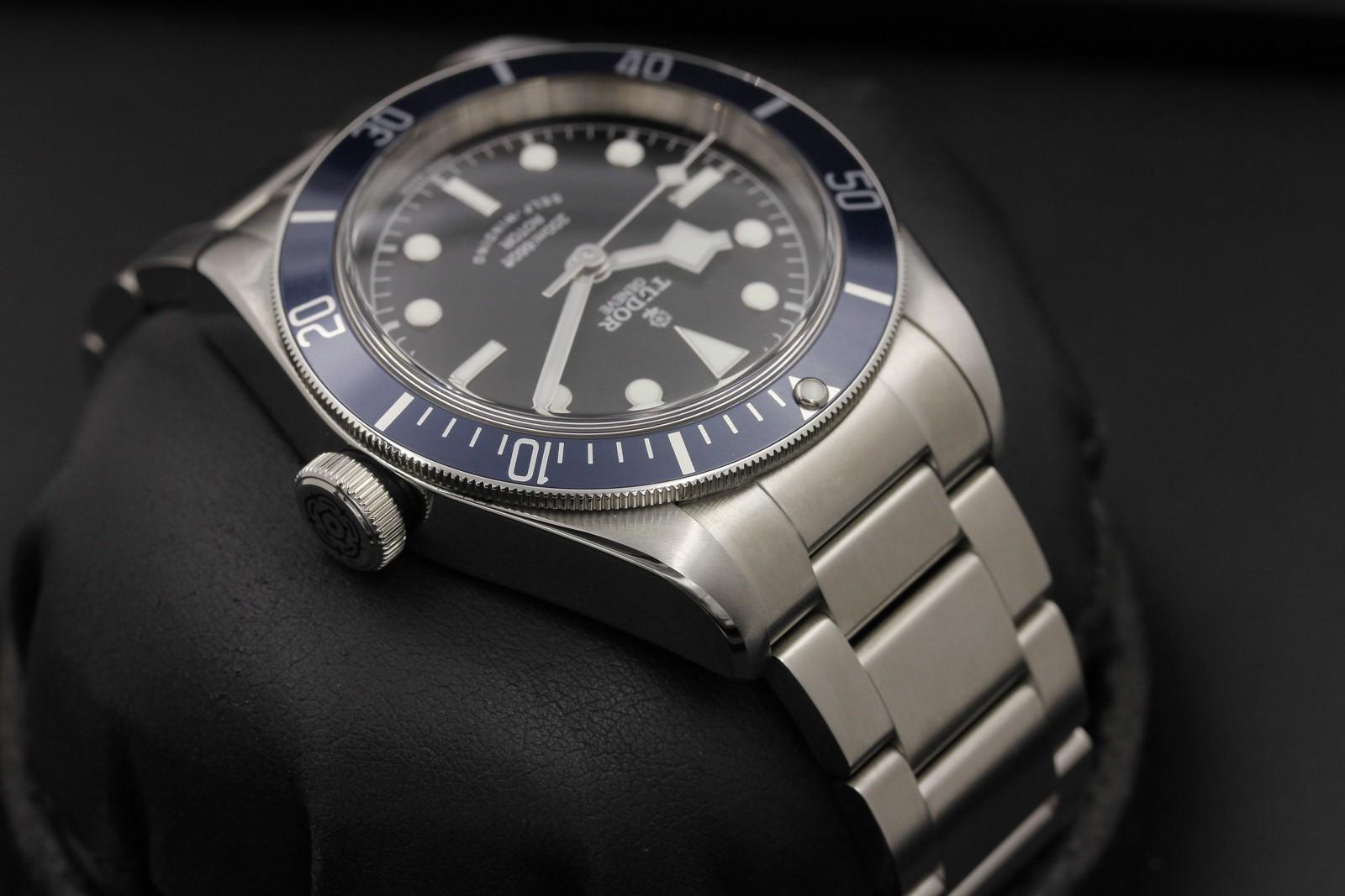 Watch Image 4
