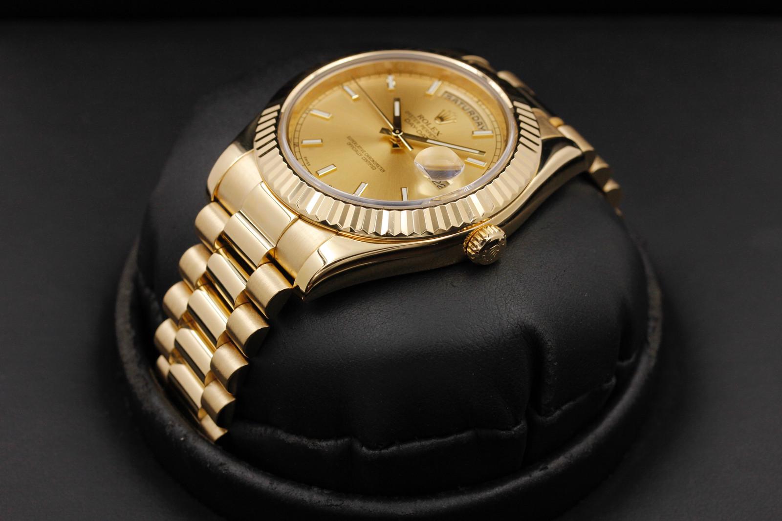 Watch Image 2