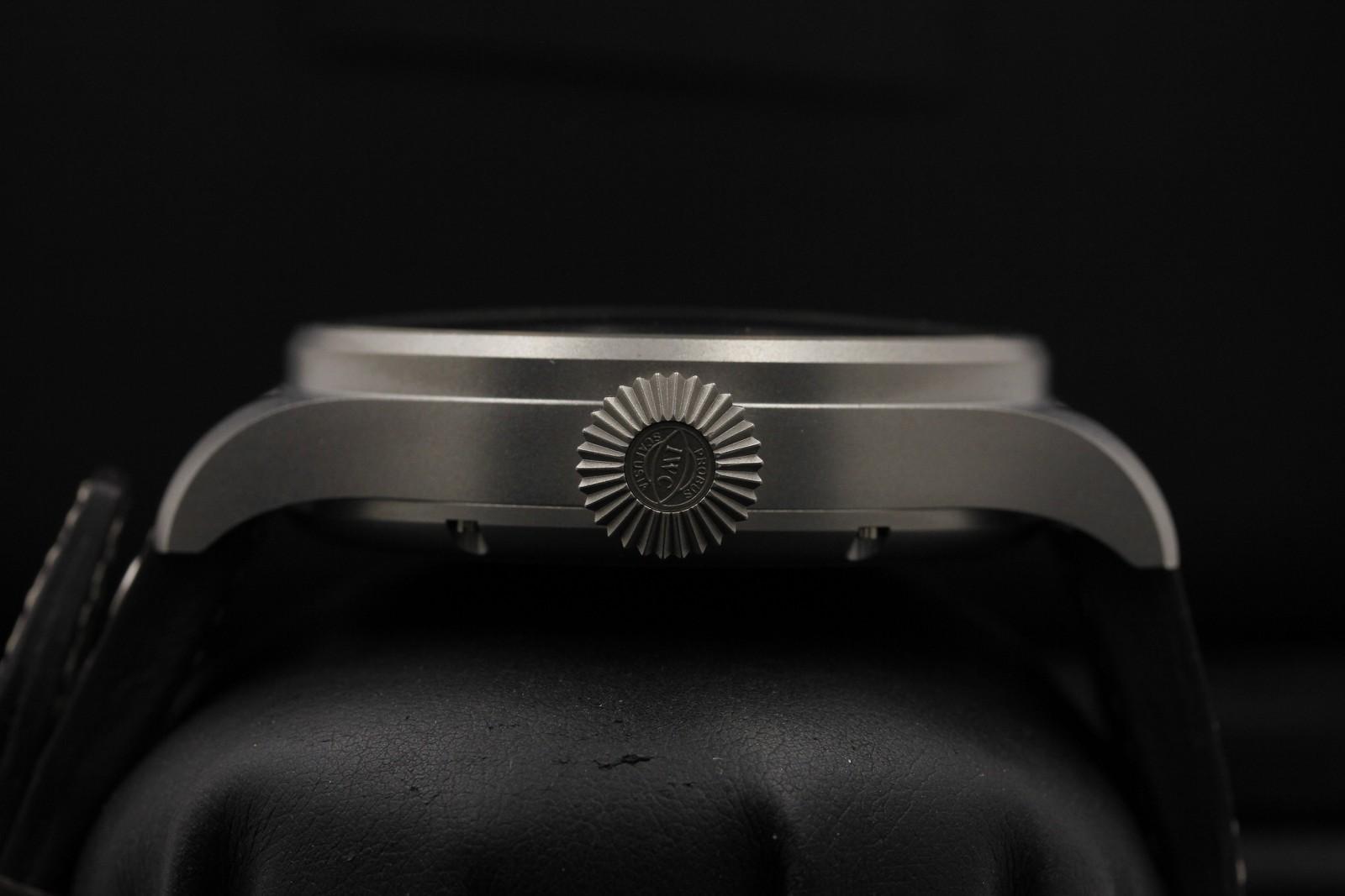 Watch Image 3