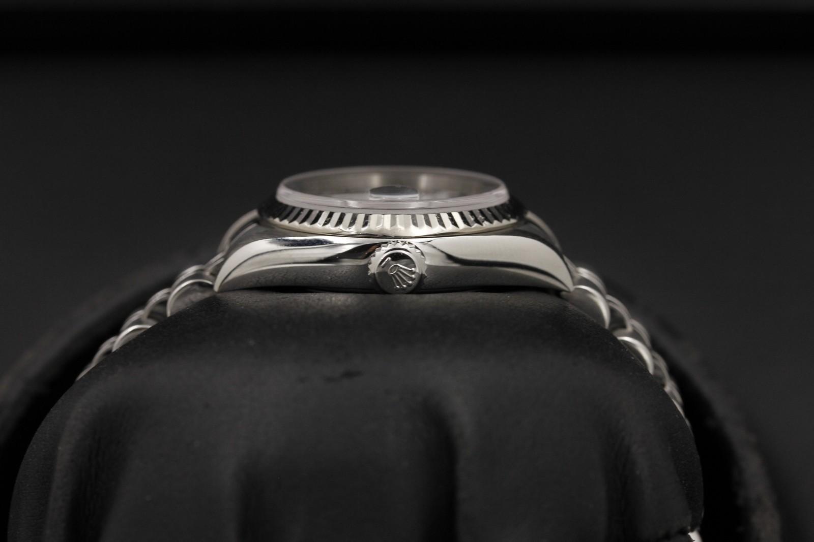 Watch Image 3